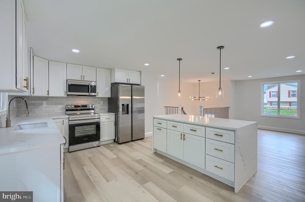 3906 TEVIS CIRCLE