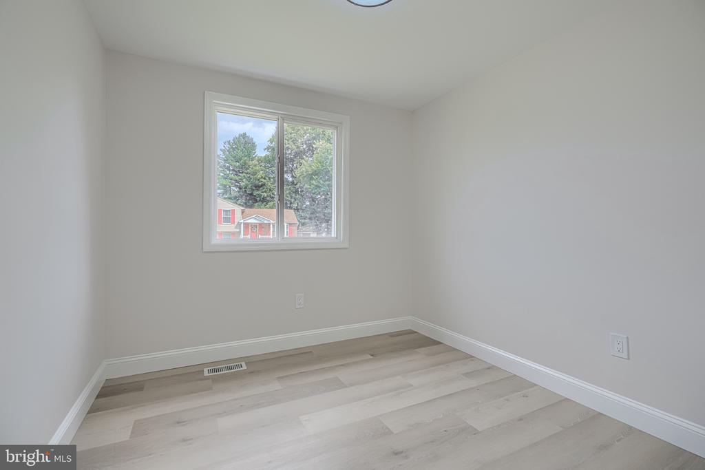 3906 TEVIS CIRCLE