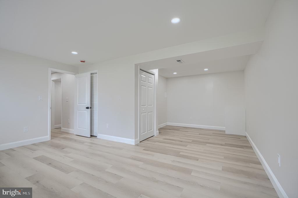 3906 TEVIS CIRCLE