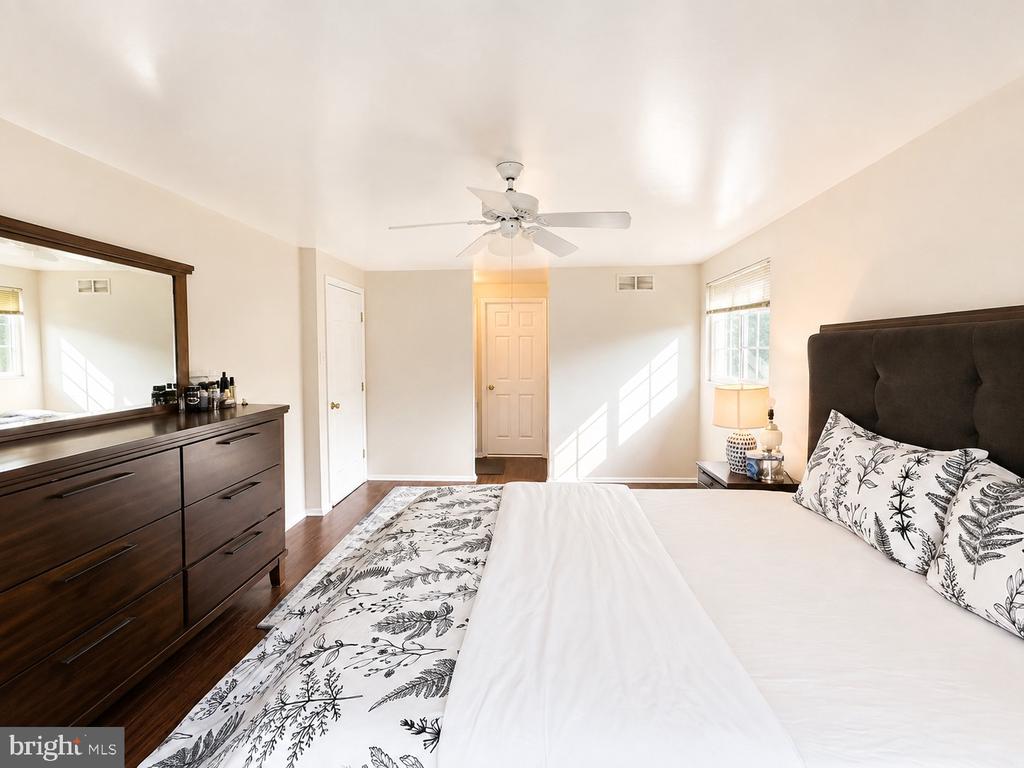4549 AMBERMILL ROAD