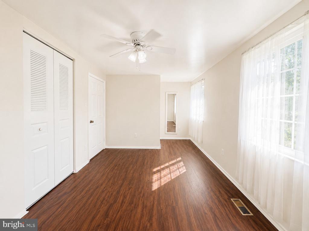4549 AMBERMILL ROAD