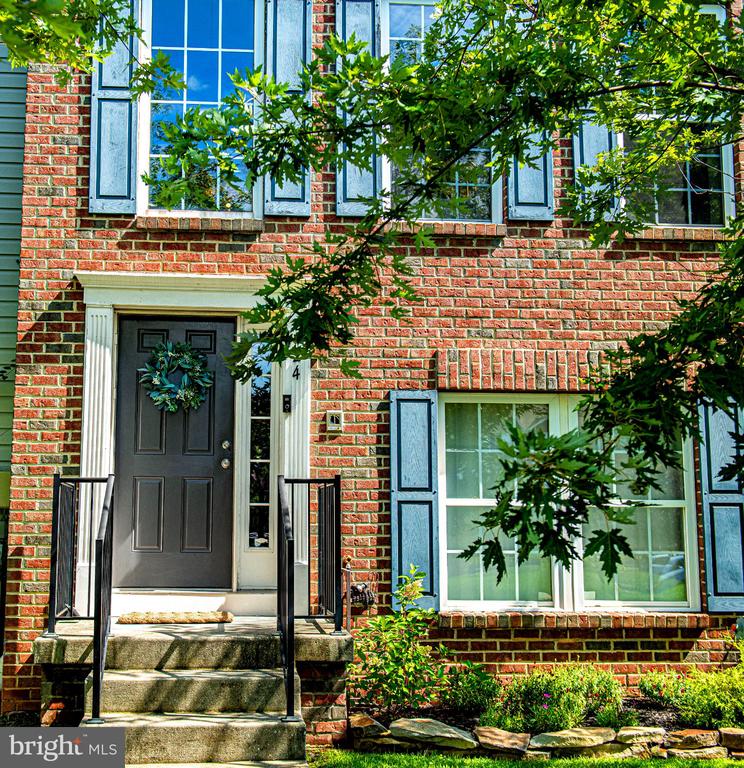 24 HALLSDALE