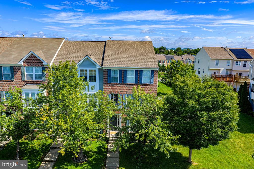 24 HALLSDALE