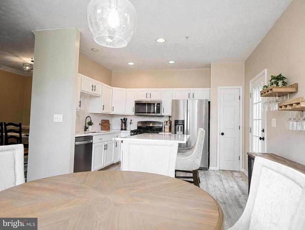24 HALLSDALE