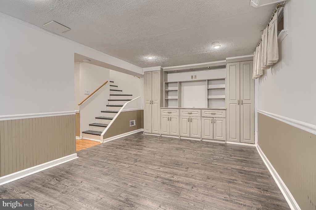 12 BANTRY COURT