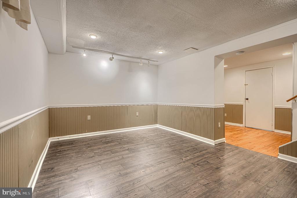12 BANTRY COURT