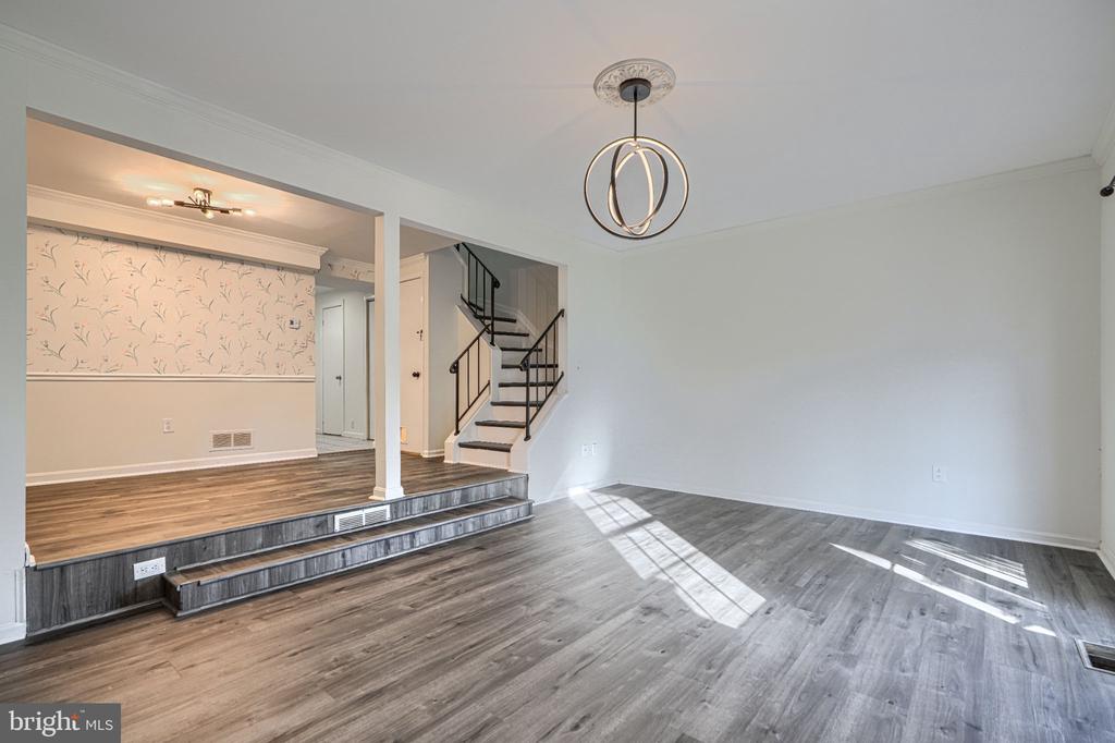 12 BANTRY COURT