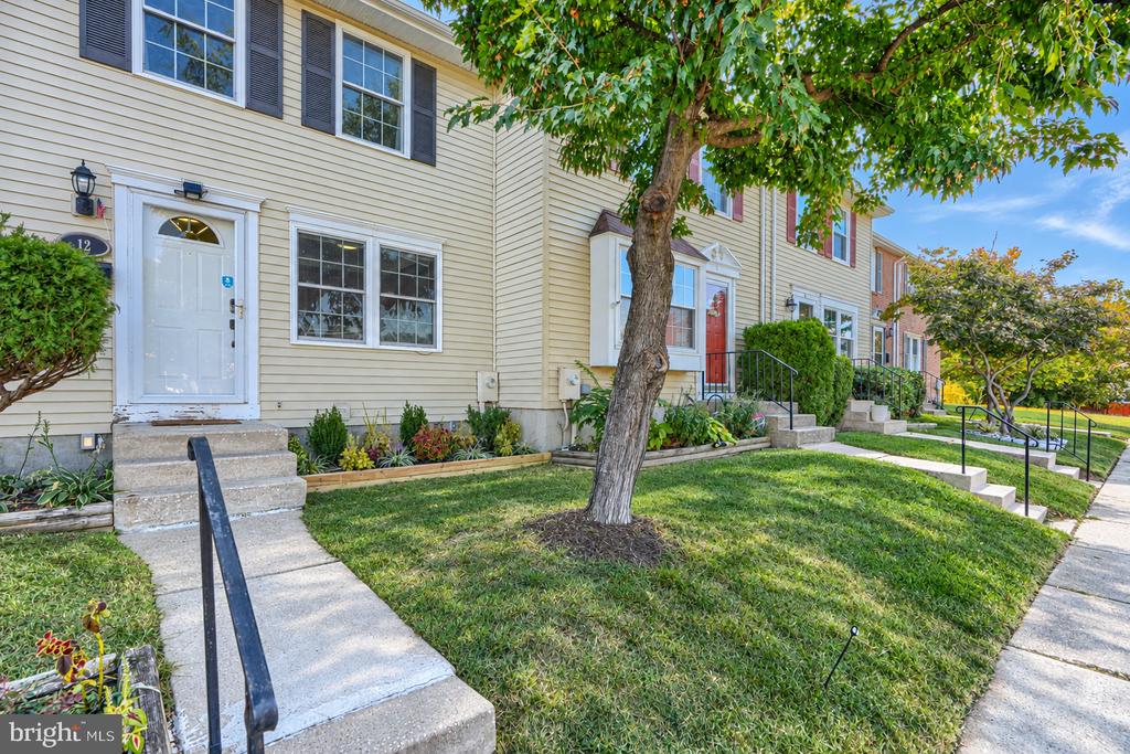 12 BANTRY COURT