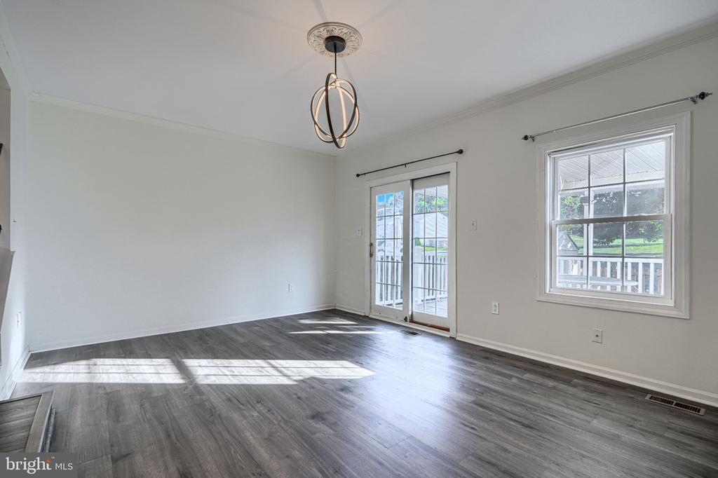 12 BANTRY COURT