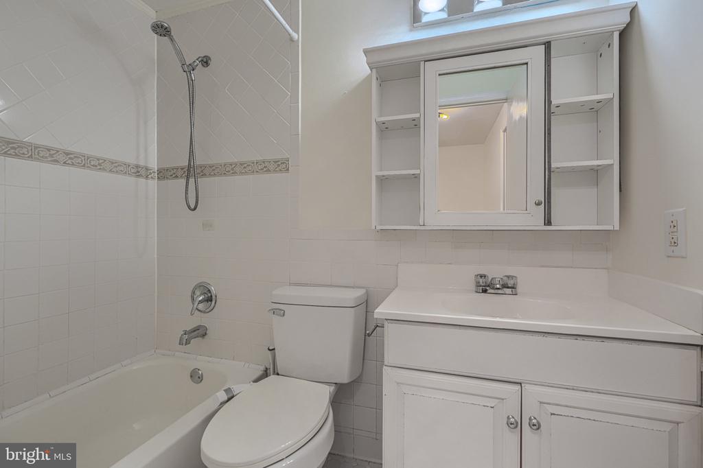12 BANTRY COURT