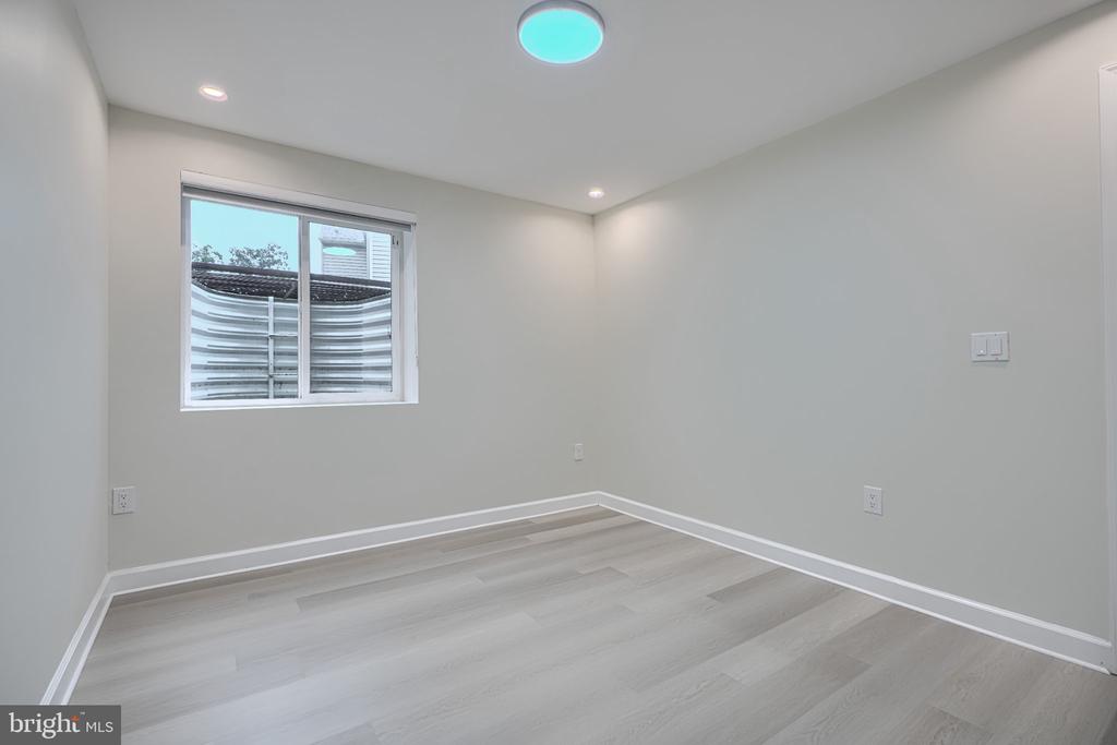 10 CEDAR GROVE COURT