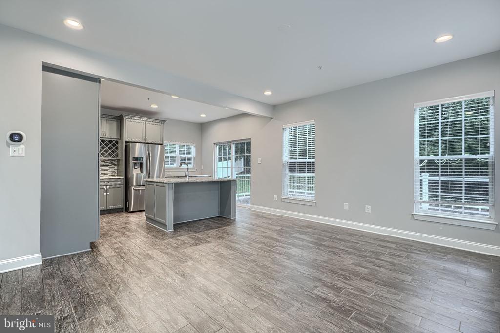 10 CEDAR GROVE COURT