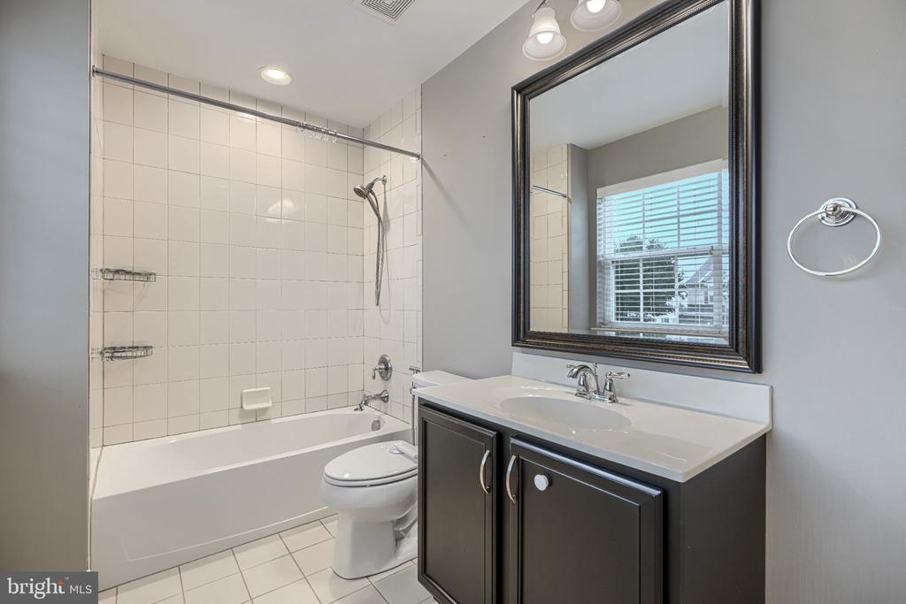 10 CEDAR GROVE COURT