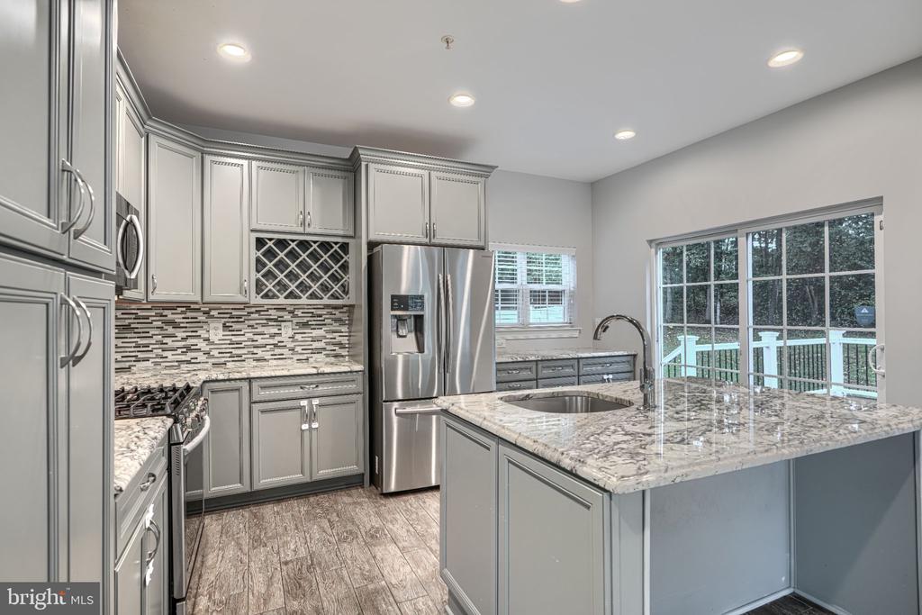 10 CEDAR GROVE COURT