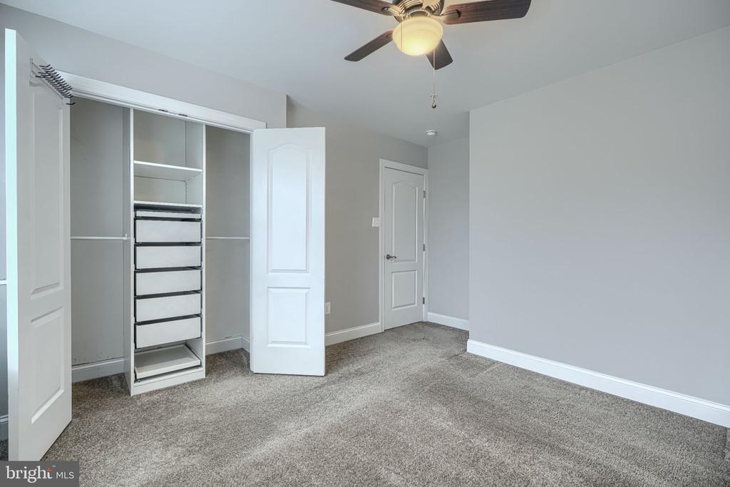 10 CEDAR GROVE COURT
