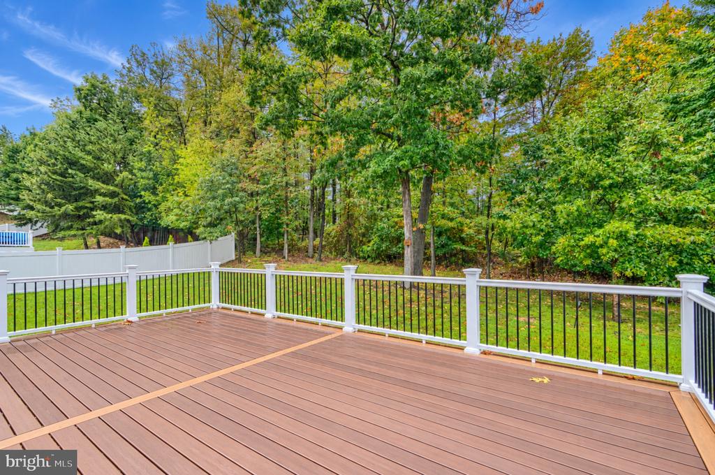 10 CEDAR GROVE COURT