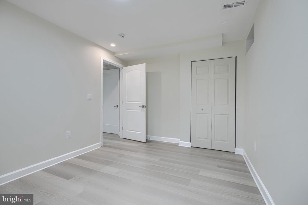 10 CEDAR GROVE COURT