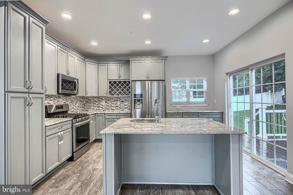 10 CEDAR GROVE COURT