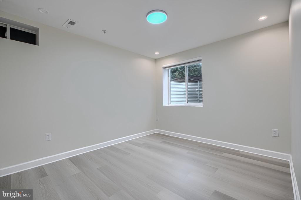 10 CEDAR GROVE COURT