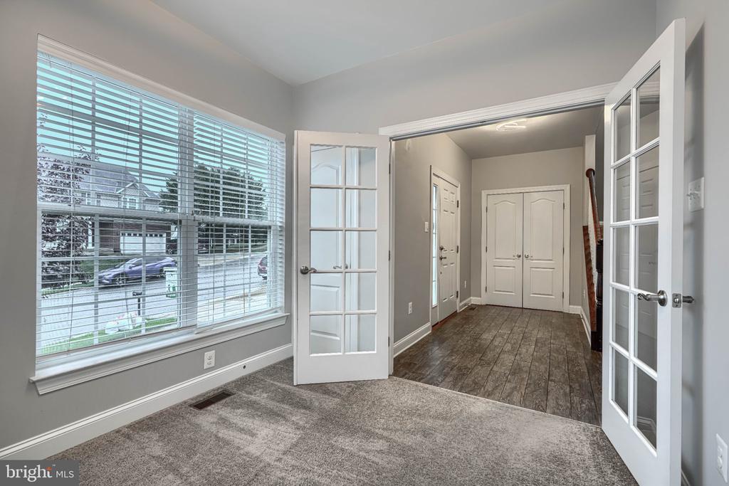 10 CEDAR GROVE COURT