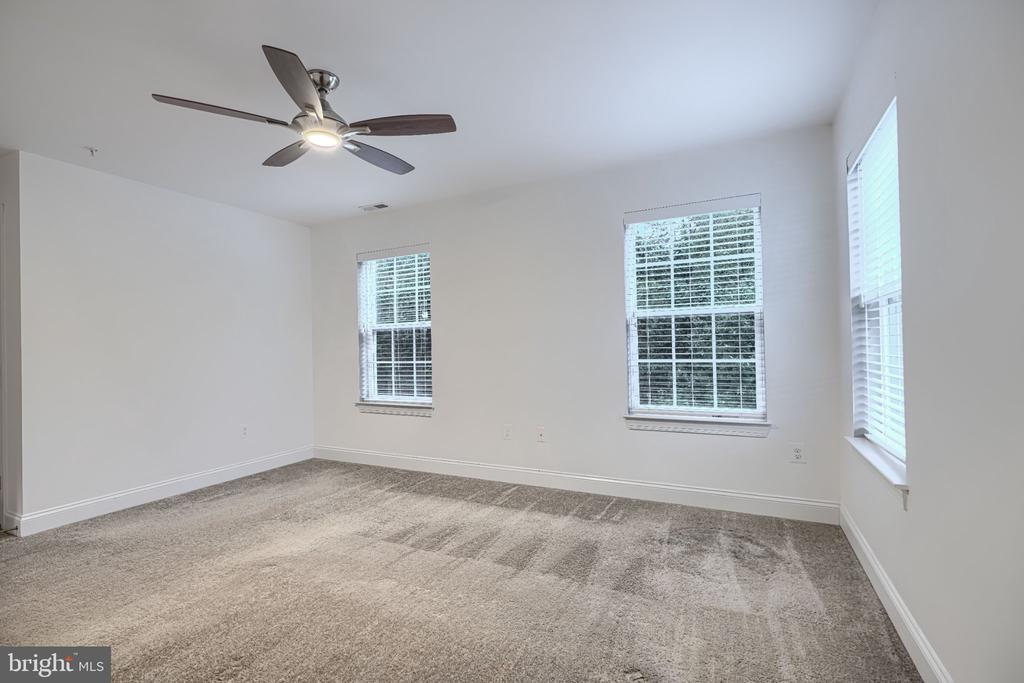 10 CEDAR GROVE COURT