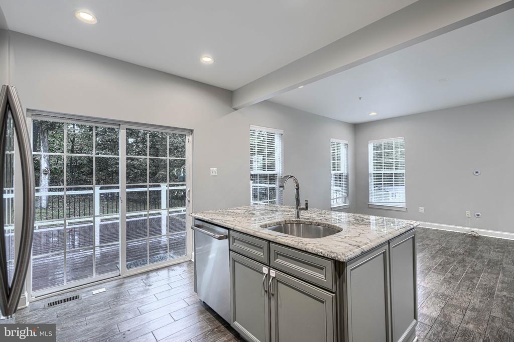 10 CEDAR GROVE COURT