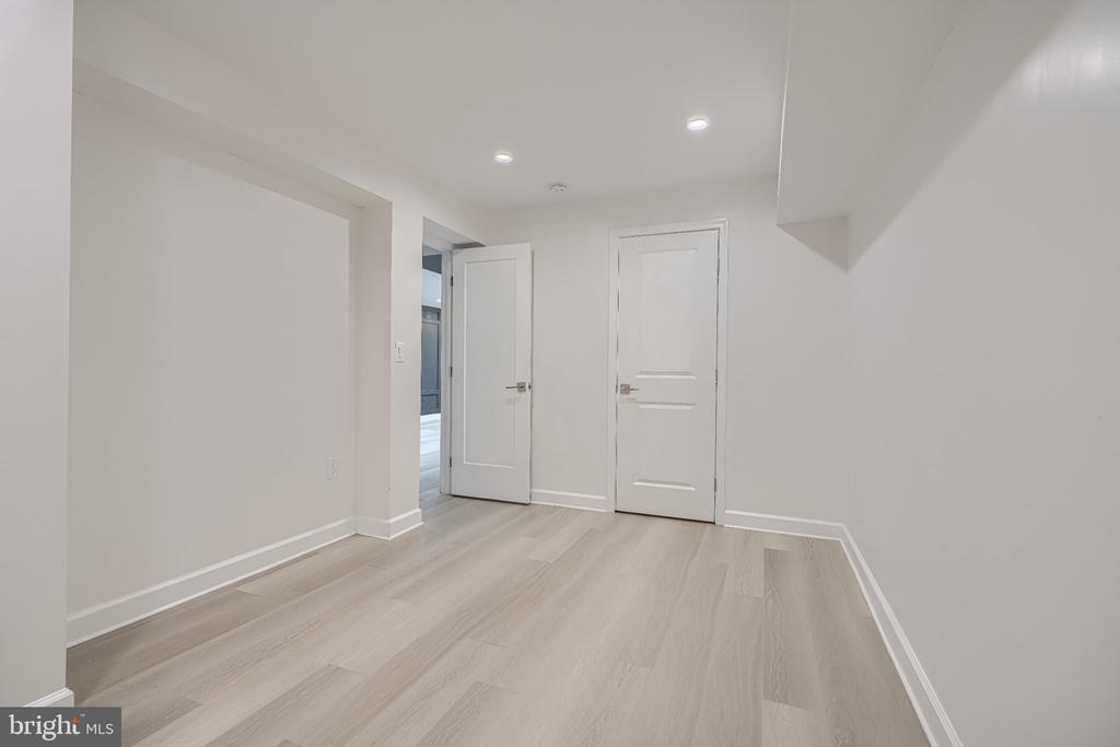 10 CEDAR GROVE COURT