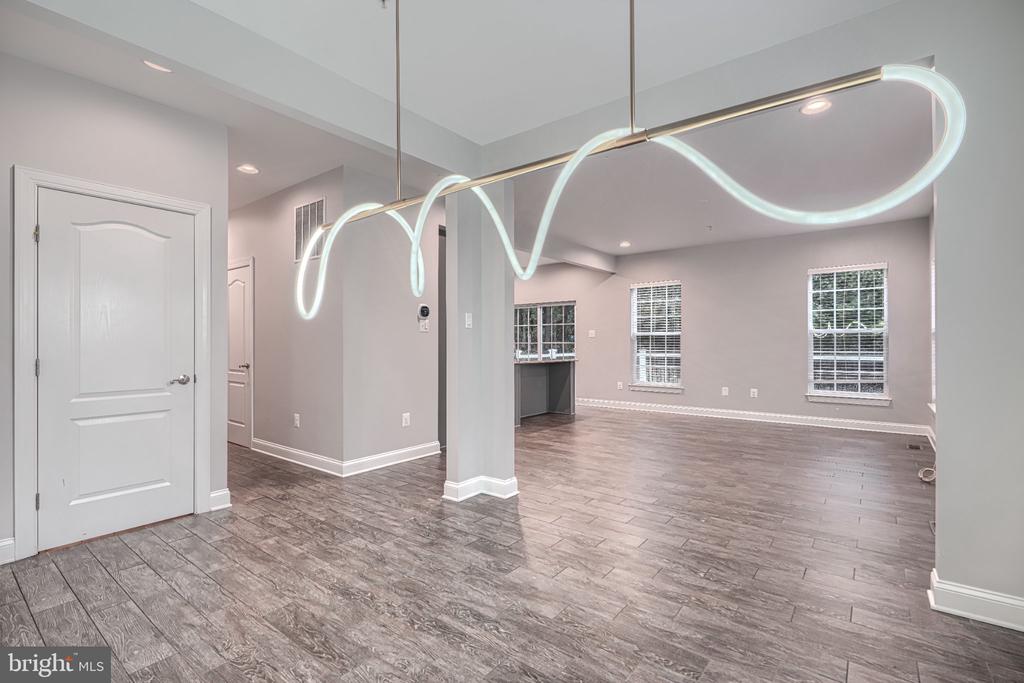 10 CEDAR GROVE COURT