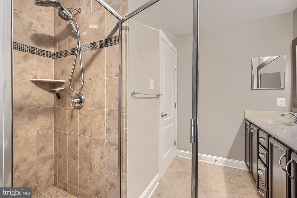 10 CEDAR GROVE COURT