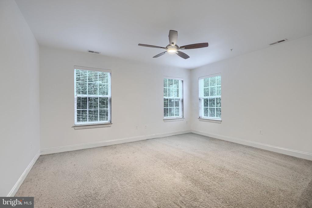 10 CEDAR GROVE COURT