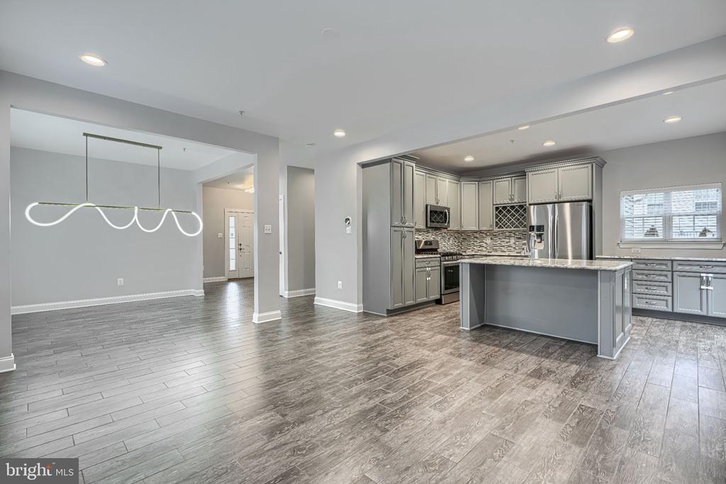 10 CEDAR GROVE COURT