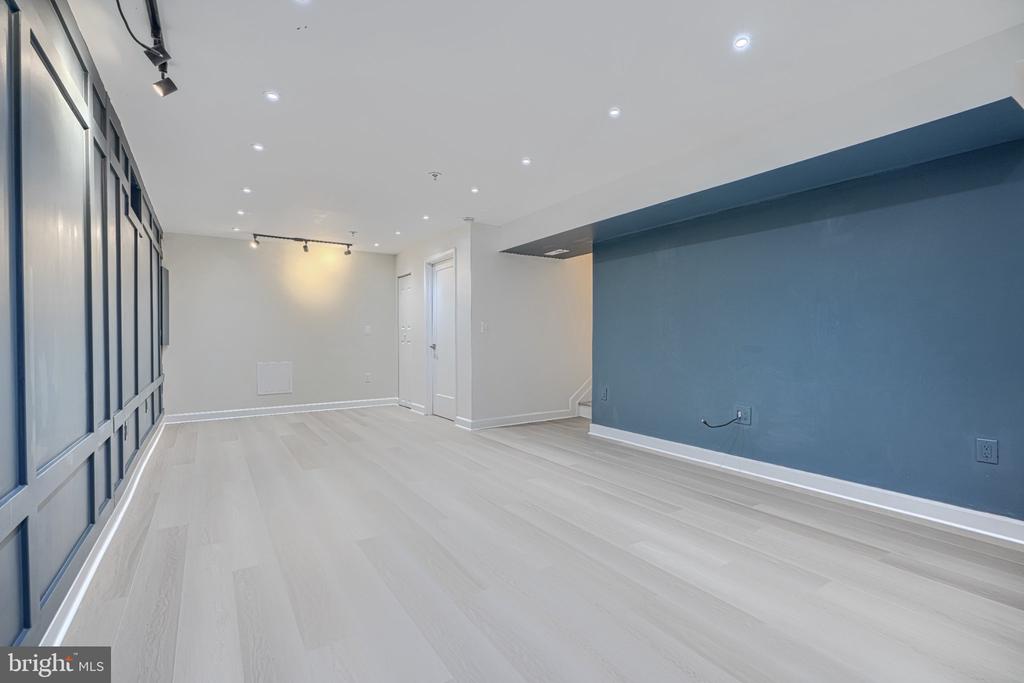 10 CEDAR GROVE COURT
