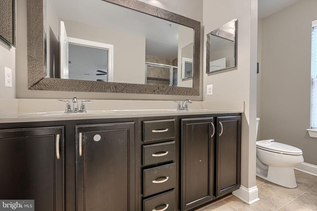 10 CEDAR GROVE COURT