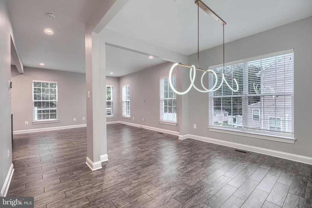 10 CEDAR GROVE COURT