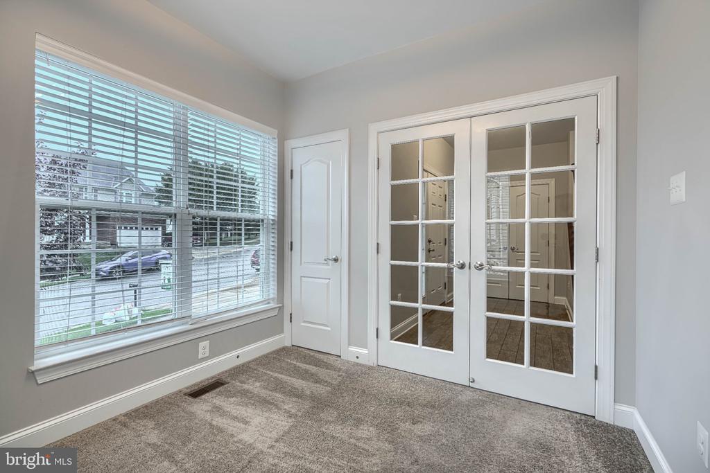 10 CEDAR GROVE COURT