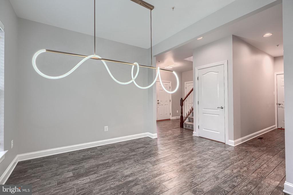 10 CEDAR GROVE COURT