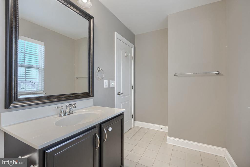 10 CEDAR GROVE COURT
