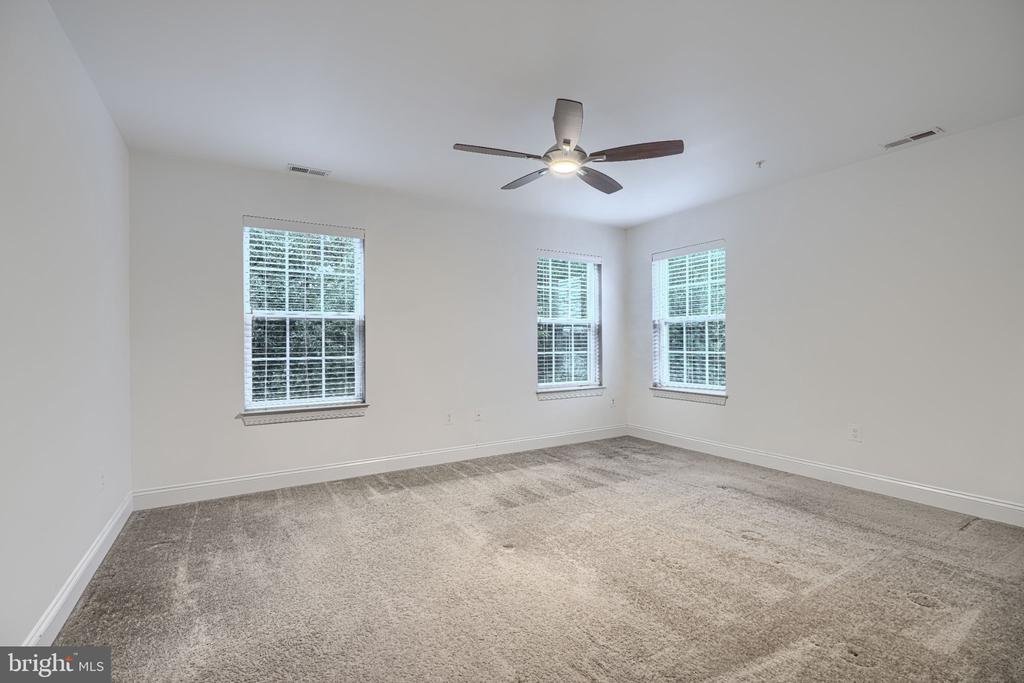 10 CEDAR GROVE COURT