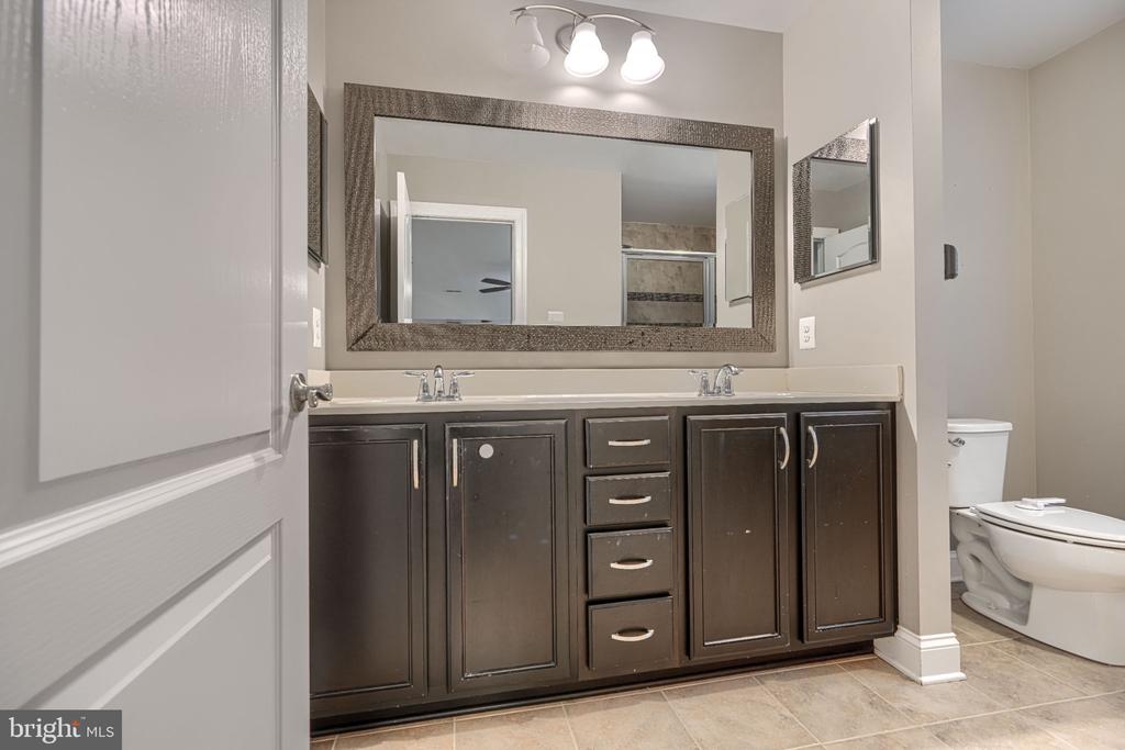 10 CEDAR GROVE COURT