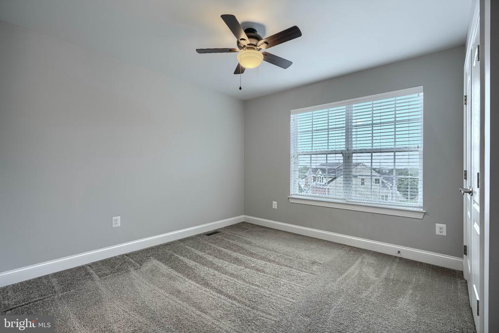 10 CEDAR GROVE COURT