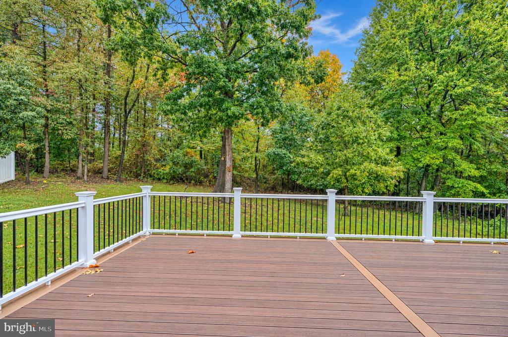 10 CEDAR GROVE COURT