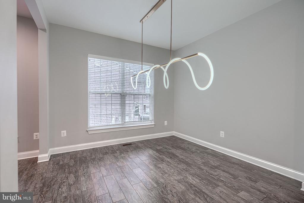 10 CEDAR GROVE COURT