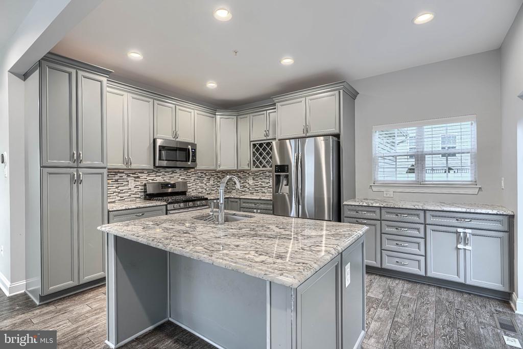 10 CEDAR GROVE COURT