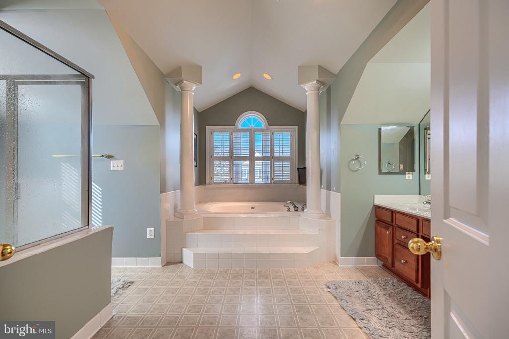 4902 BUCKS SCHOOLHOUSE ROAD
