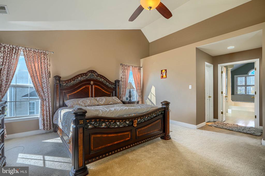 4902 BUCKS SCHOOLHOUSE ROAD
