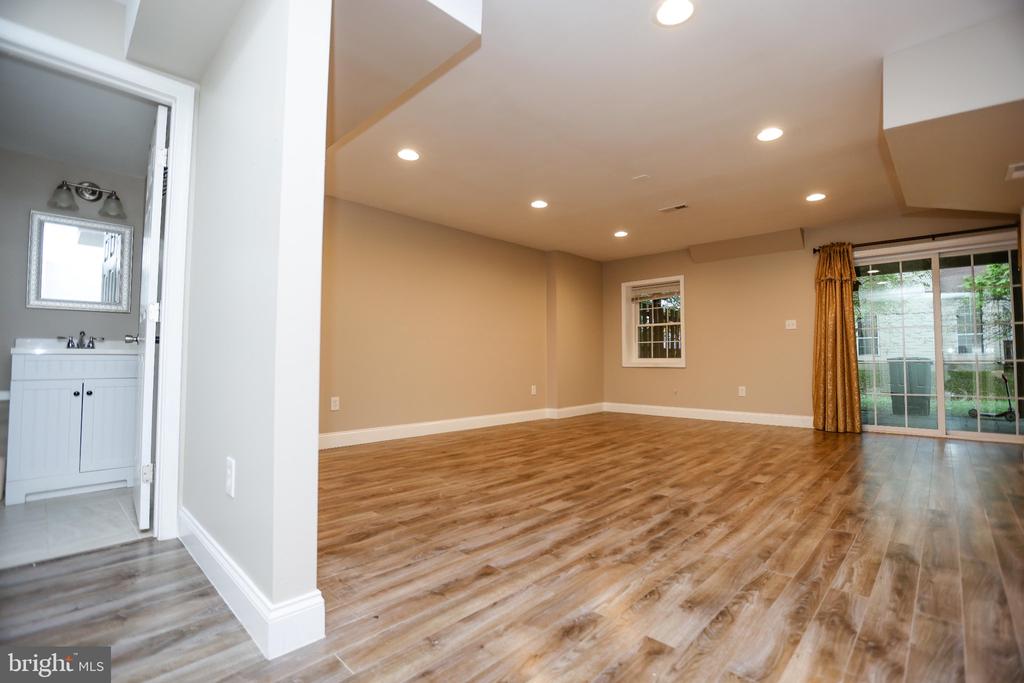 4 CASHELL COURT
