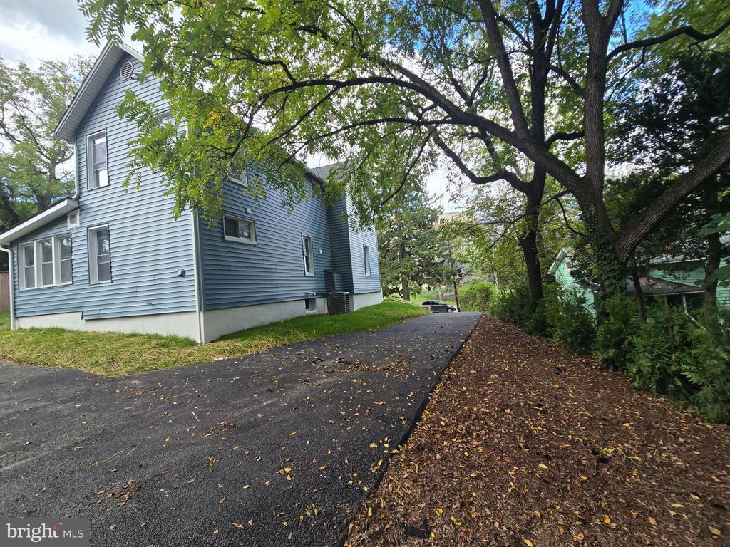 7725 YORK ROAD