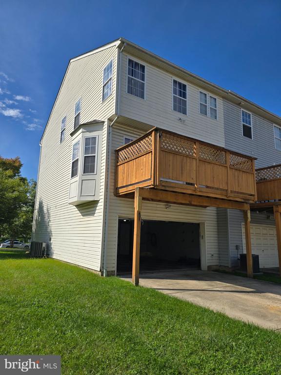 24 HALLSDALE COURT