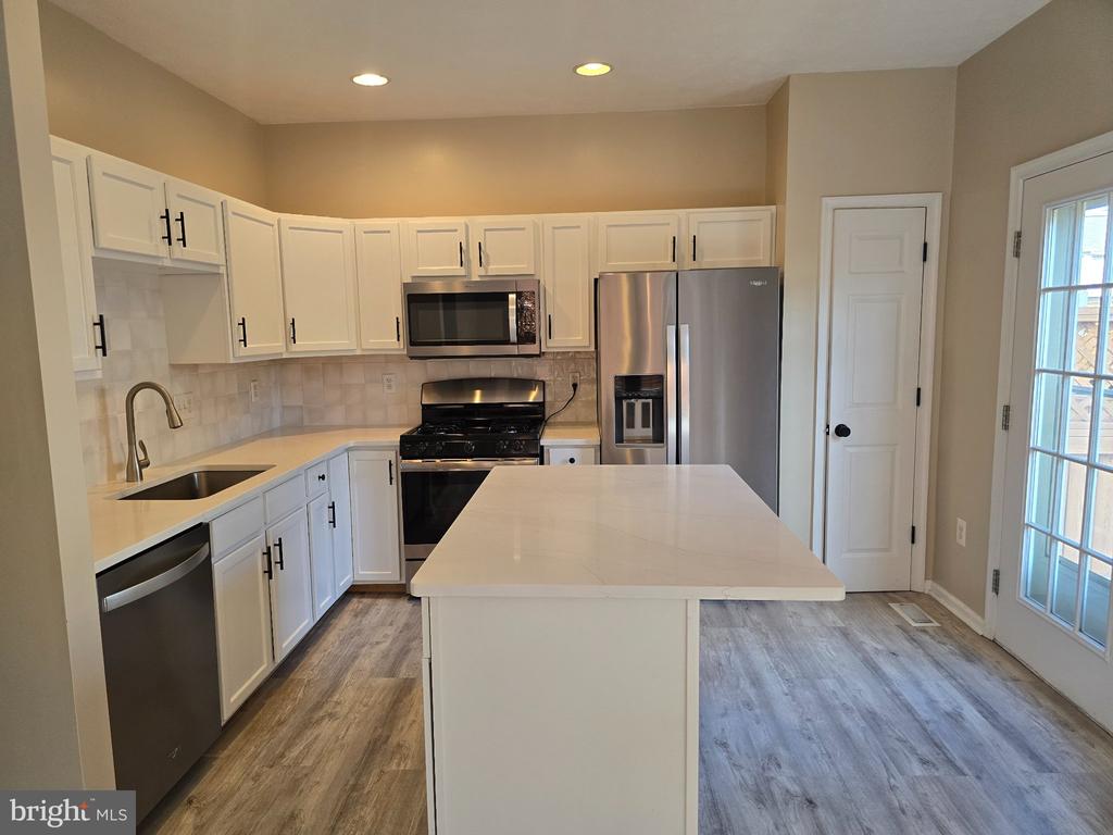24 HALLSDALE COURT