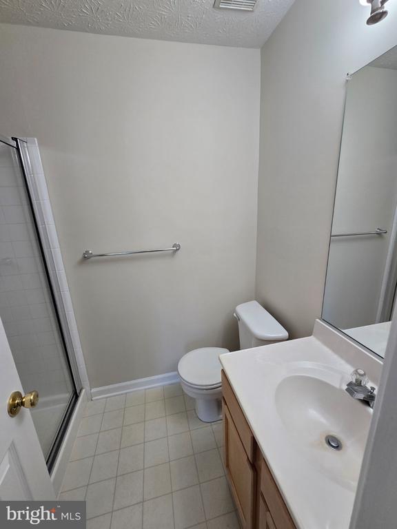 24 HALLSDALE COURT